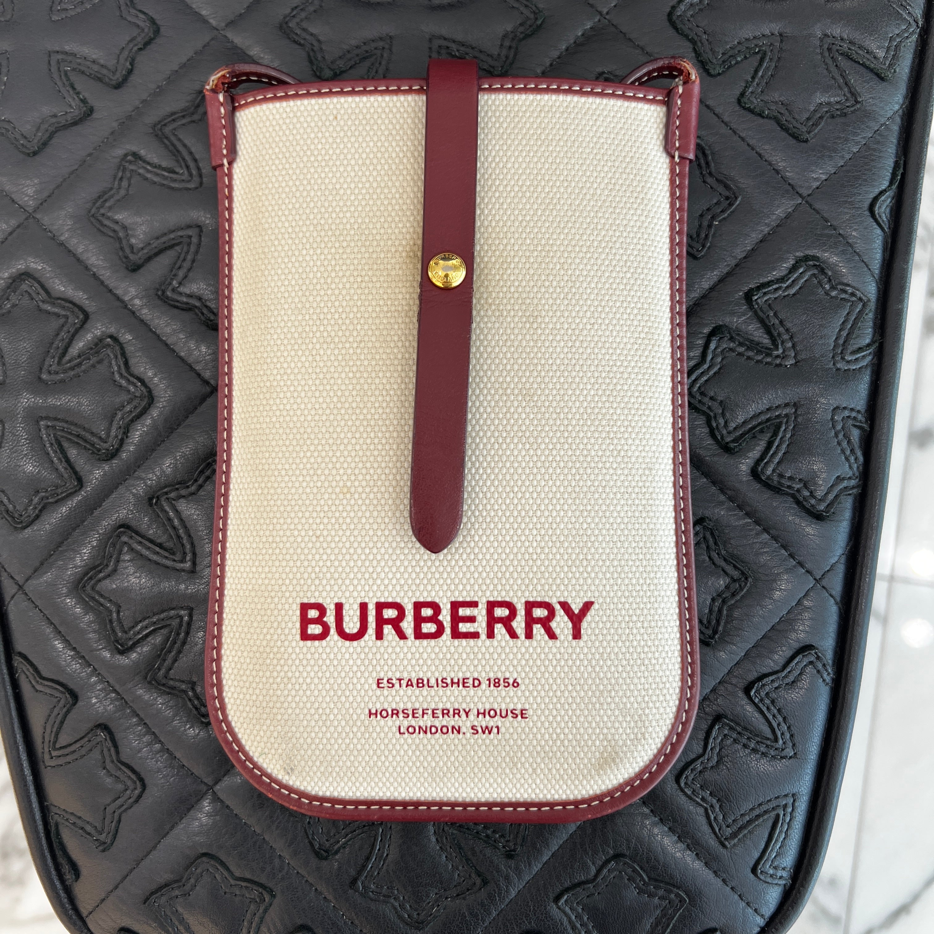 BURBERRY Horse Ferry Print Smart Phone Shoulder Bag バーバリー ホースフェリー プリント スマートフォン ショルダーバッグ