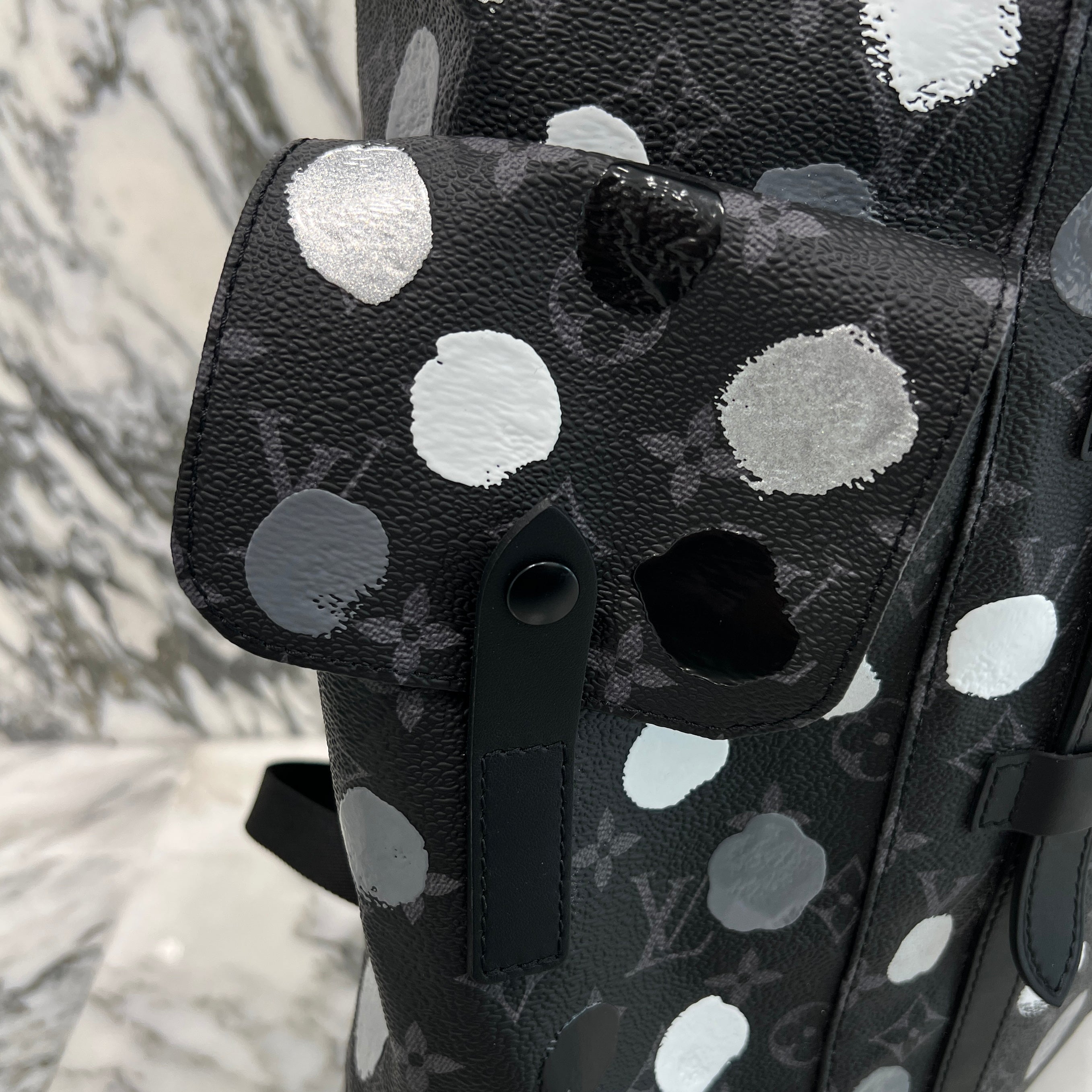 極美品☆LOUIS VUITTON×Yayoi Kusama ルイヴィトン×草間彌生 23SS コットン シルク インフィニティ ドット クロップド プルオーバー ニット ブラック ホワイト XXL イタリア製 正規品 レディース R09253_PM1_Other-view2.jpg?q=