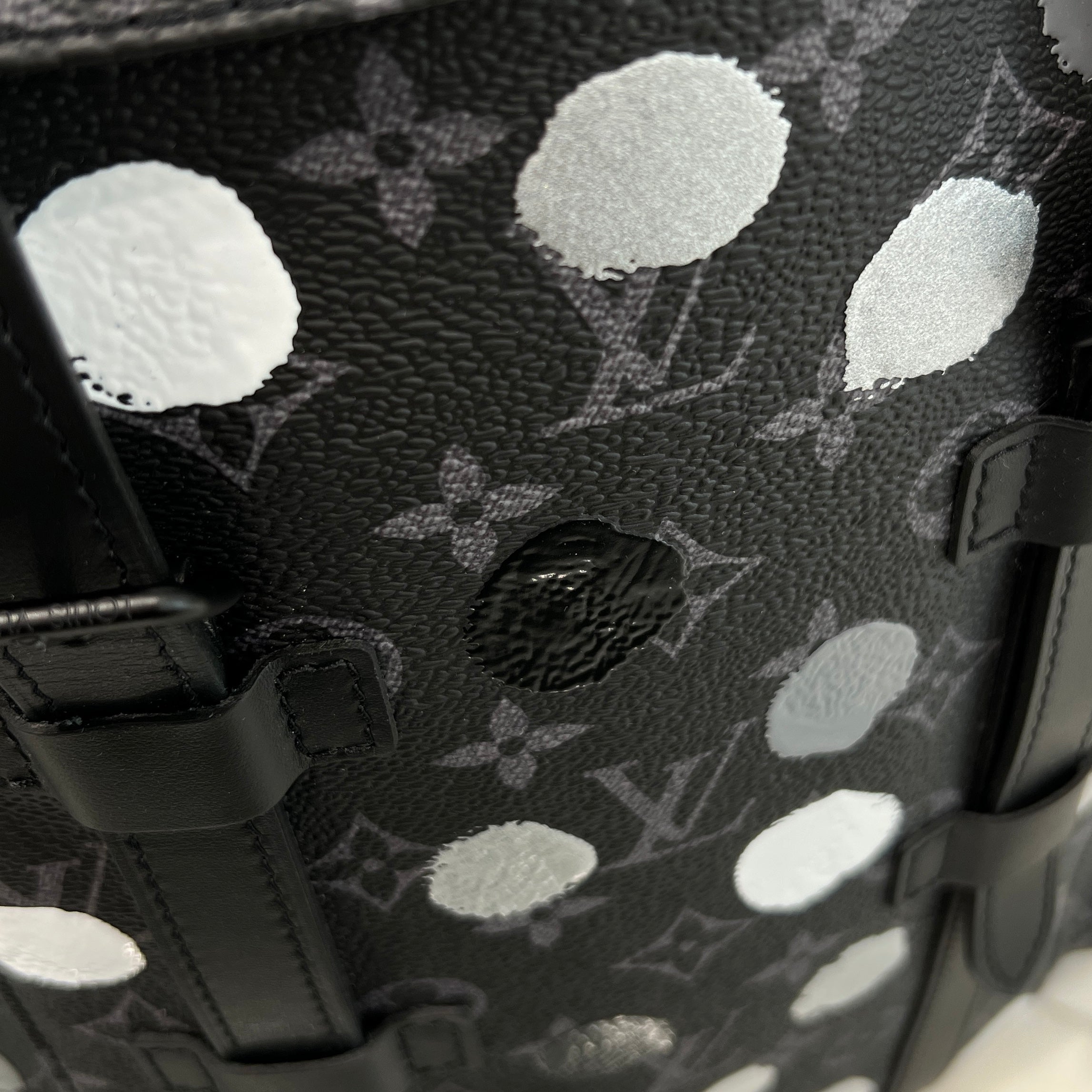 LOUIS VUITTON × YAYOI KUSAMA 2023SS Christopher MM M46403 ルイ