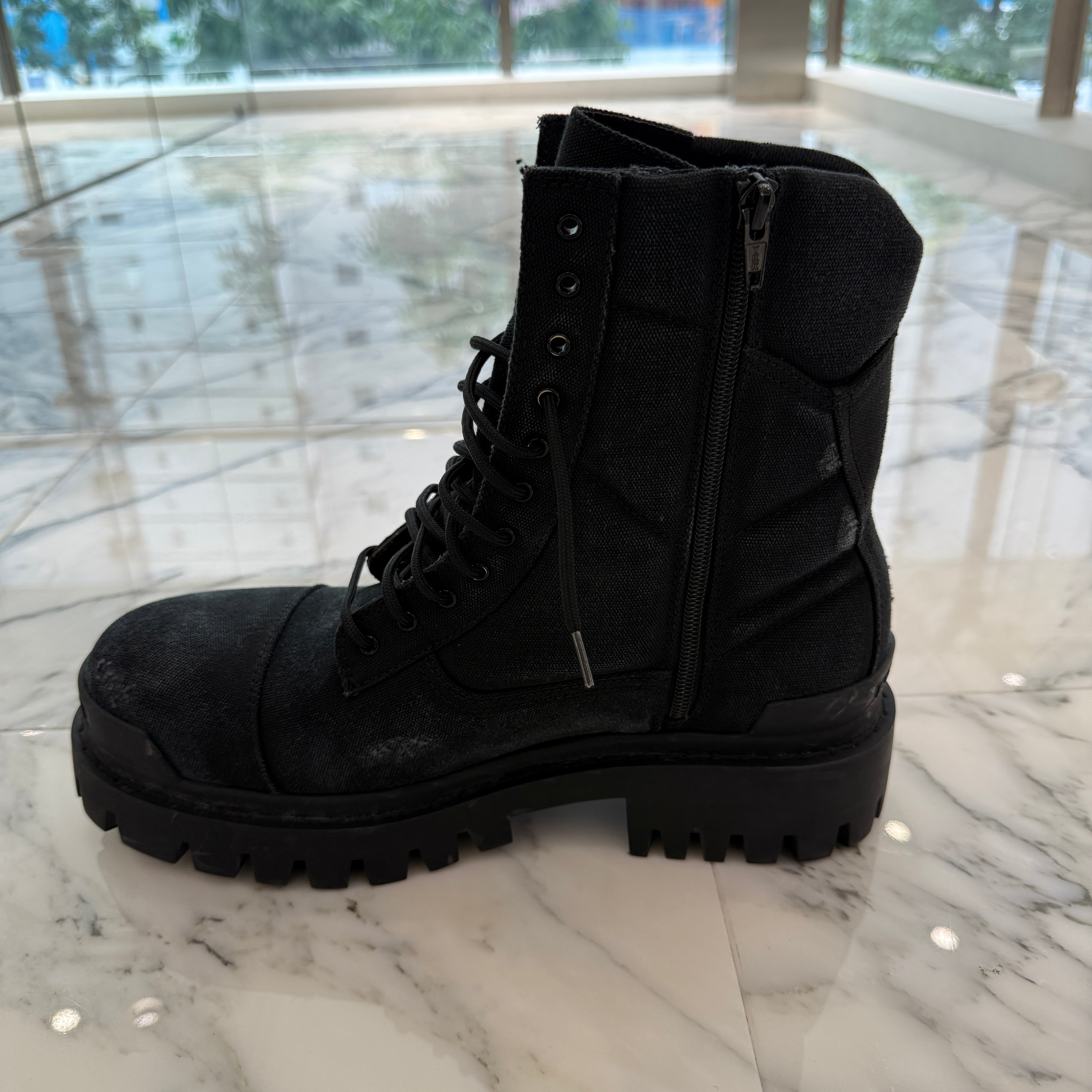 BALENCIAGA 2025SS Combat Strike Boots 694042 W2H11 Size 43