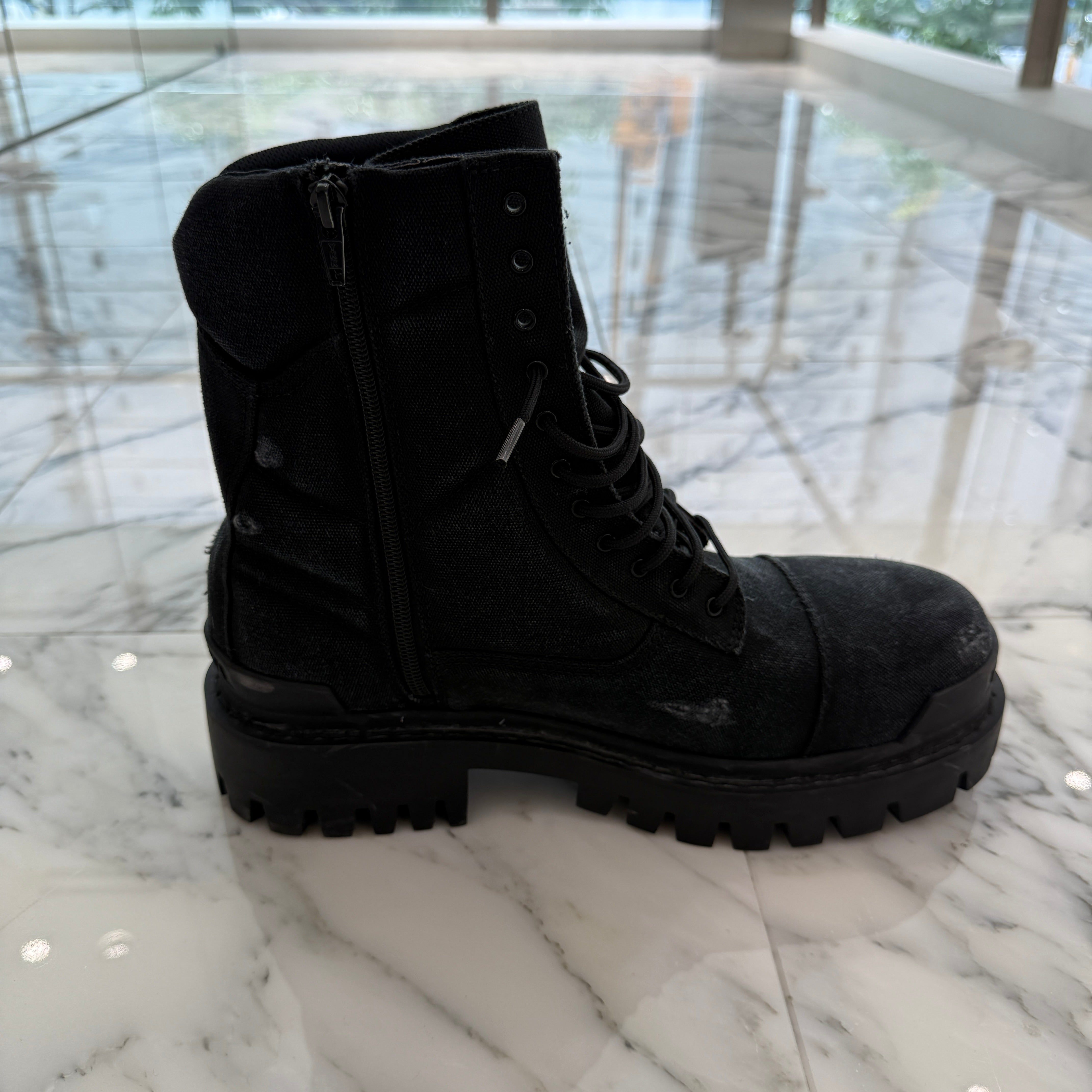 BALENCIAGA 2025SS Combat Strike Boots 694042 W2H11 Size 43 バレンシアガ コンバットストライク ブーツ サイズ43