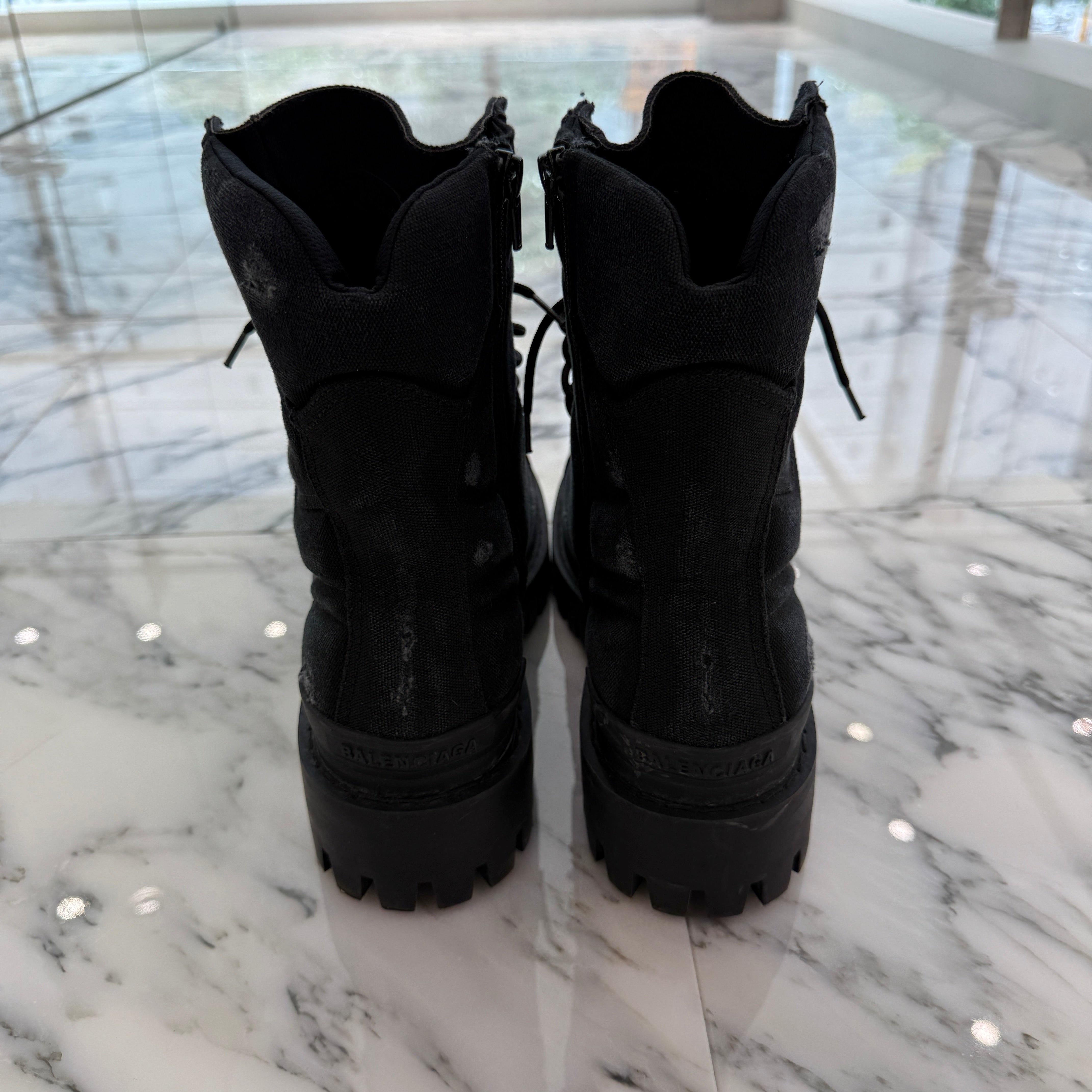 BALENCIAGA 2025SS Combat Strike Boots 694042 W2H11 Size 43
