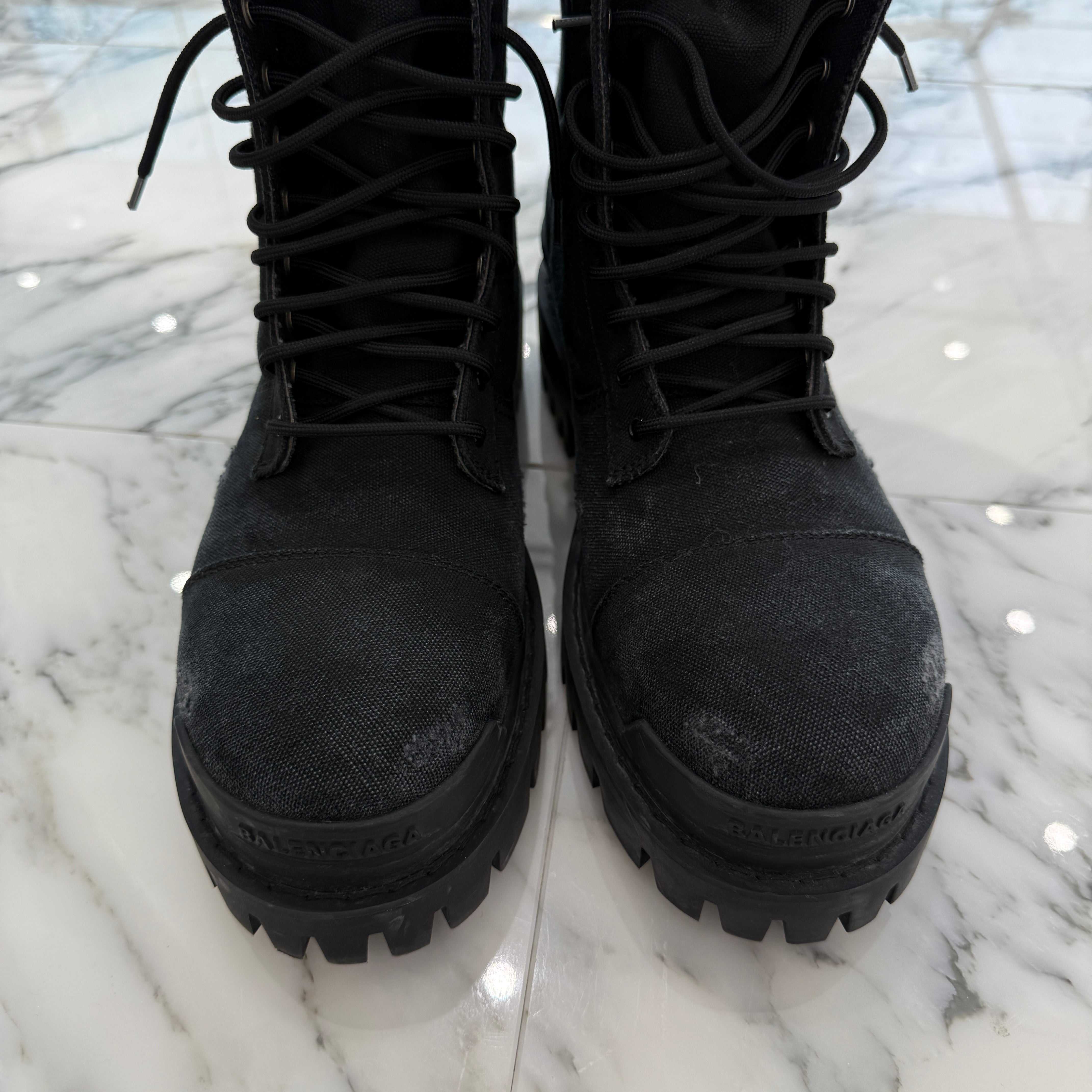 BALENCIAGA 2025SS Combat Strike Boots 694042 W2H11 Size 43