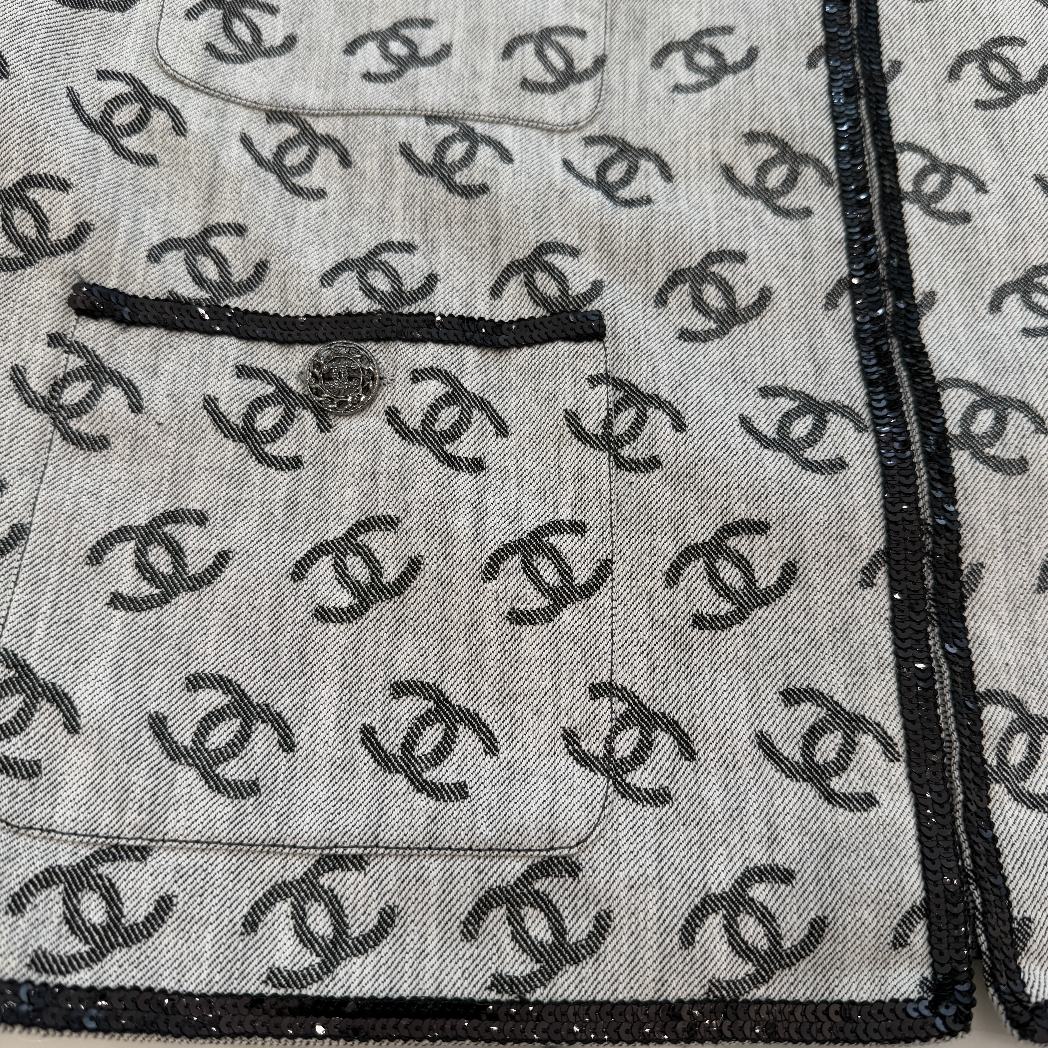 最終値下げしました。CHANEL ココマーク 約23.0cm CHANEL (訳あり)シャネル 23A 2023秋冬 ココマーク レザー