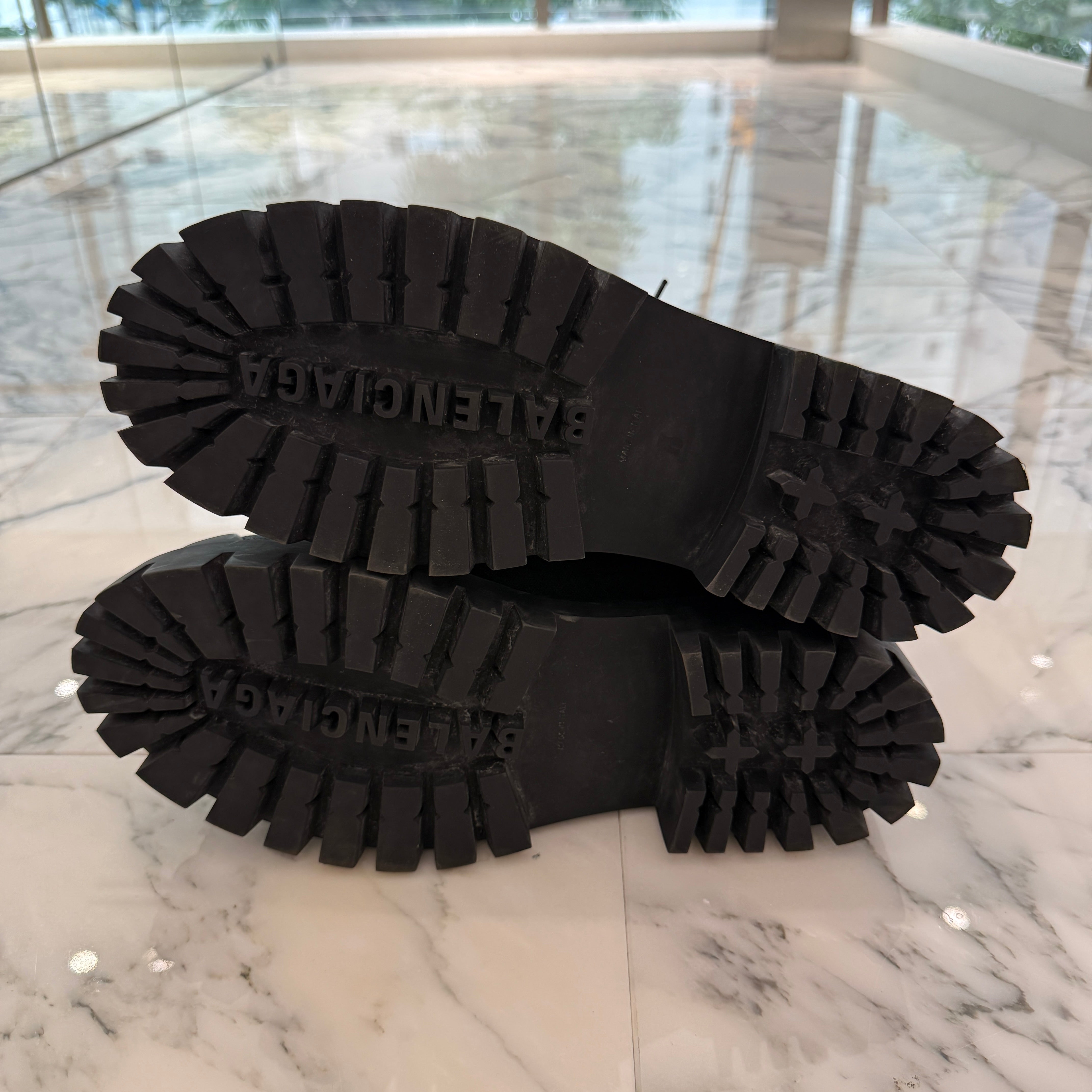 BALENCIAGA 2025SS Combat Strike Boots 694042 W2H11 Size 43 バレンシアガ コンバットストライク ブーツ サイズ43