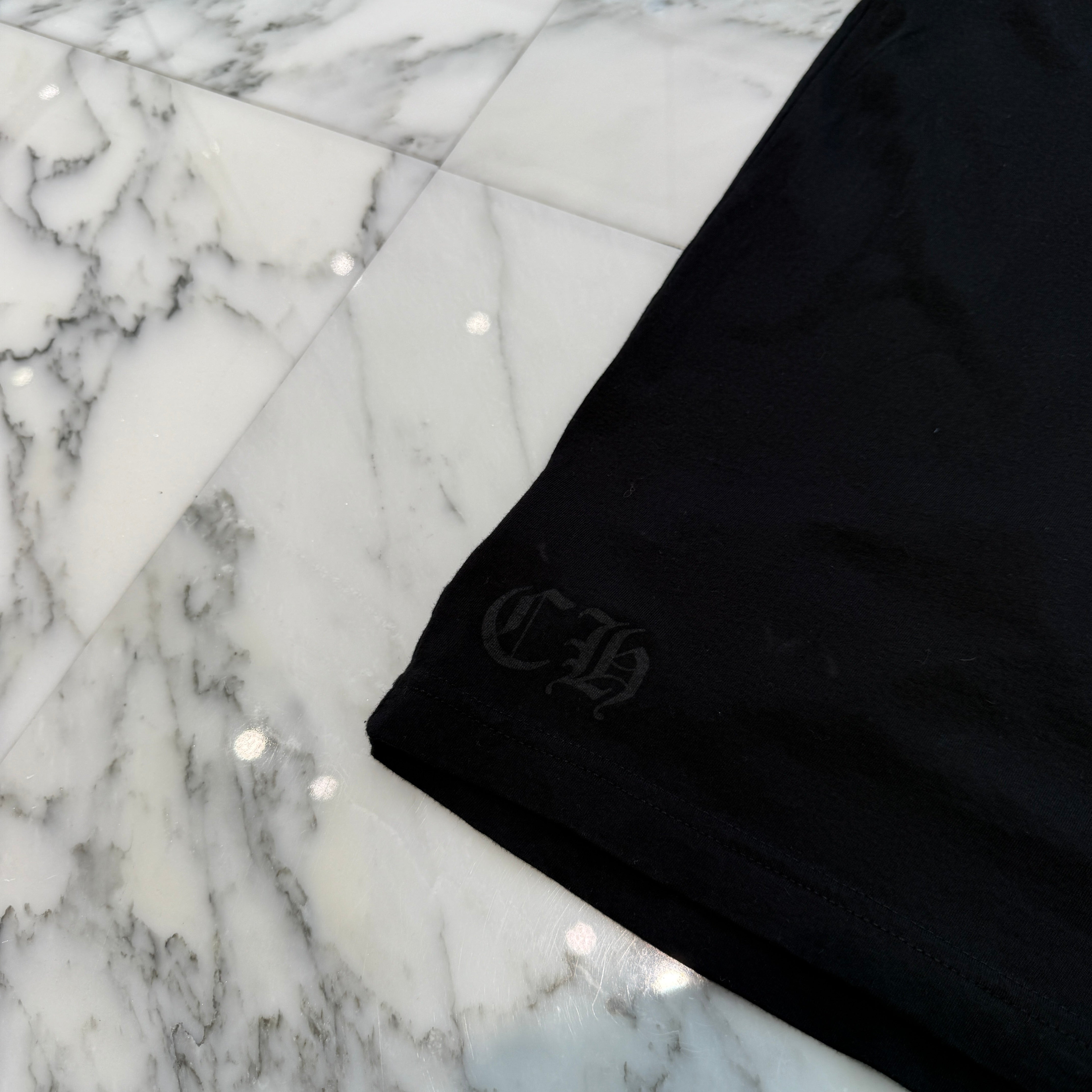 CHROME HEARTS Old English Yellow Neck Logo Short Sleeve Tee Size M クロムハーツ オールドイングリッシュ イエローネックロゴ ショートスリーブ Tシャツ サイズM