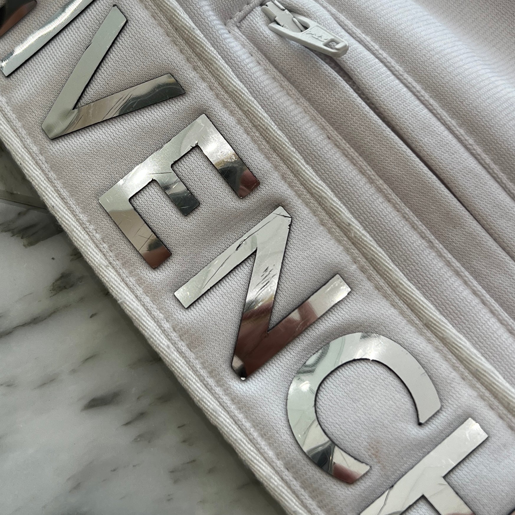 GIVENCHY Metallic Logo Set Up BW601X300P BW501K300P Size 38/34 ジバンシー メタルロゴ セットアップ サイズ38/34