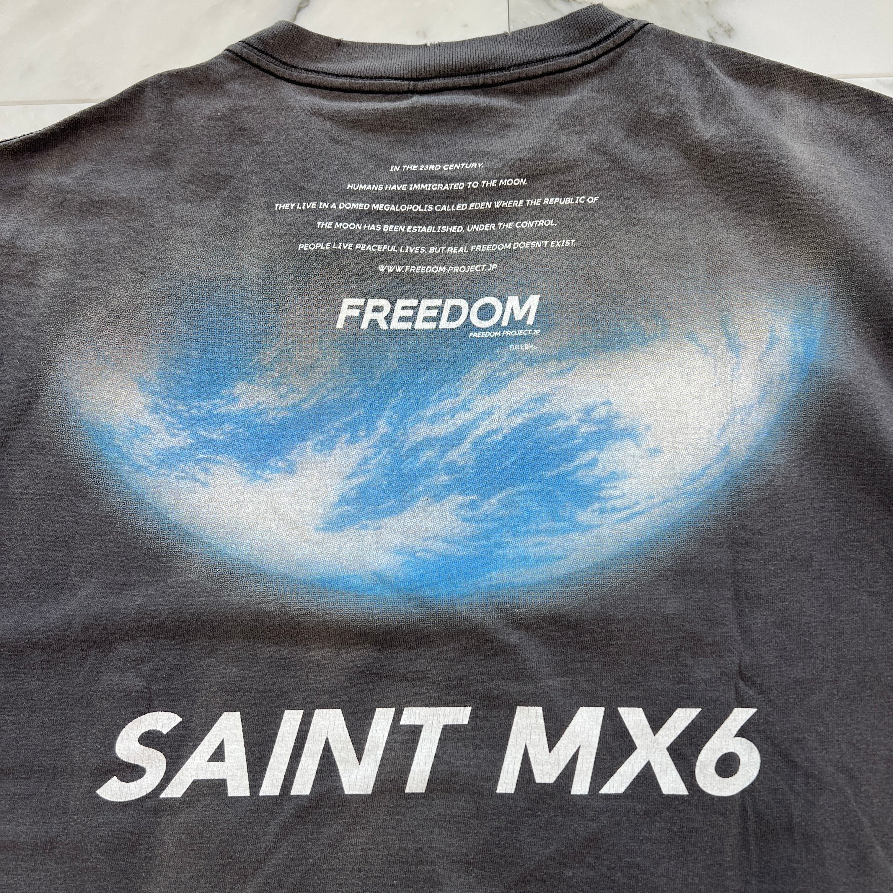 SAINT Mxxxxxx × FREEDOM 2024SS Astronaut Print Tee SM-YS8-0000-C19 Size XL セントマイケル × フリーダム 宇宙飛行士 プリント Tシャツ サイズXL