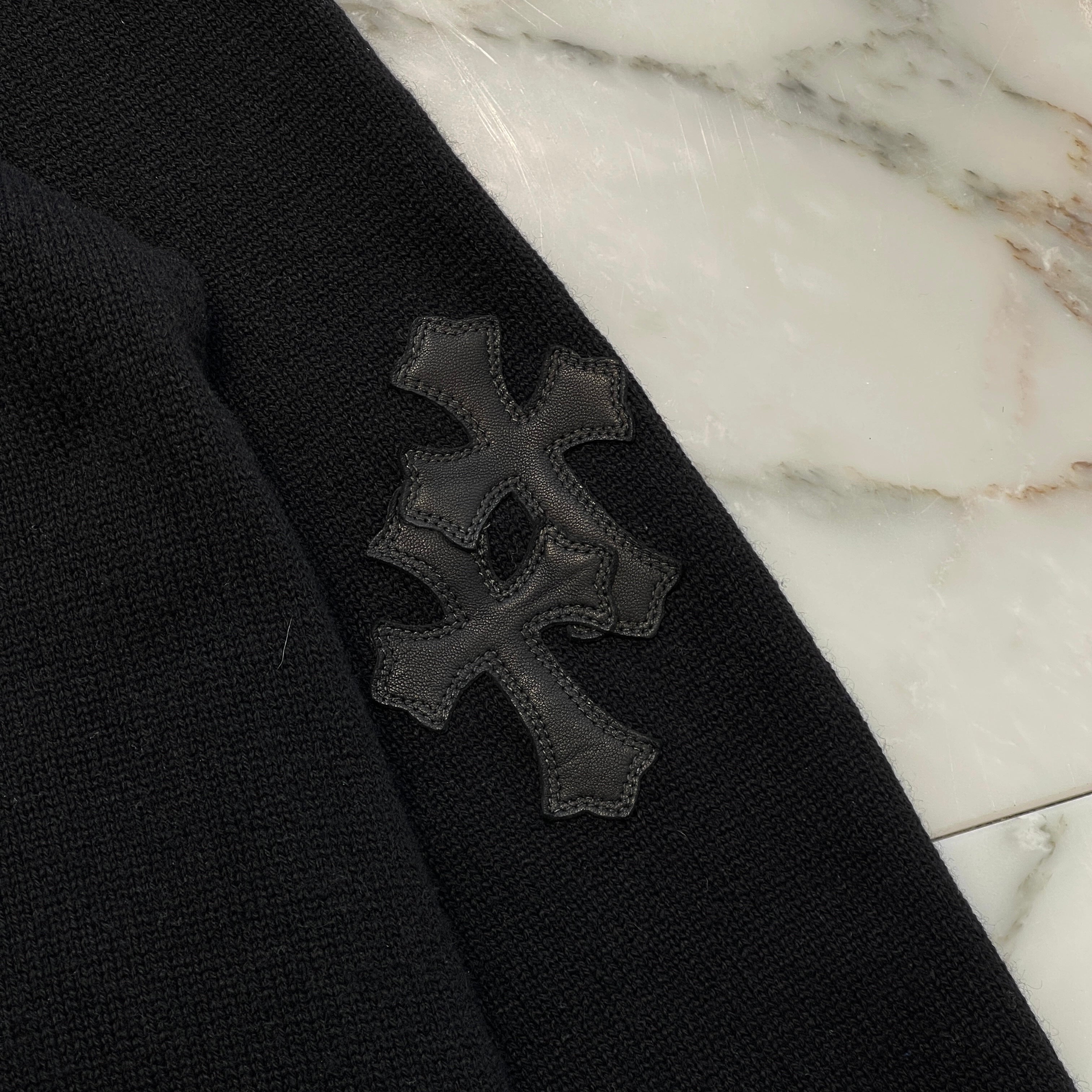CHROME HEARTS Y NOT Leather Cross Patch Cashmere Knit Pullover Hoodie Size XL クロムハーツ ワイノット レザークロスパッチ カシミヤニット プルオーバーフーディ サイズXL