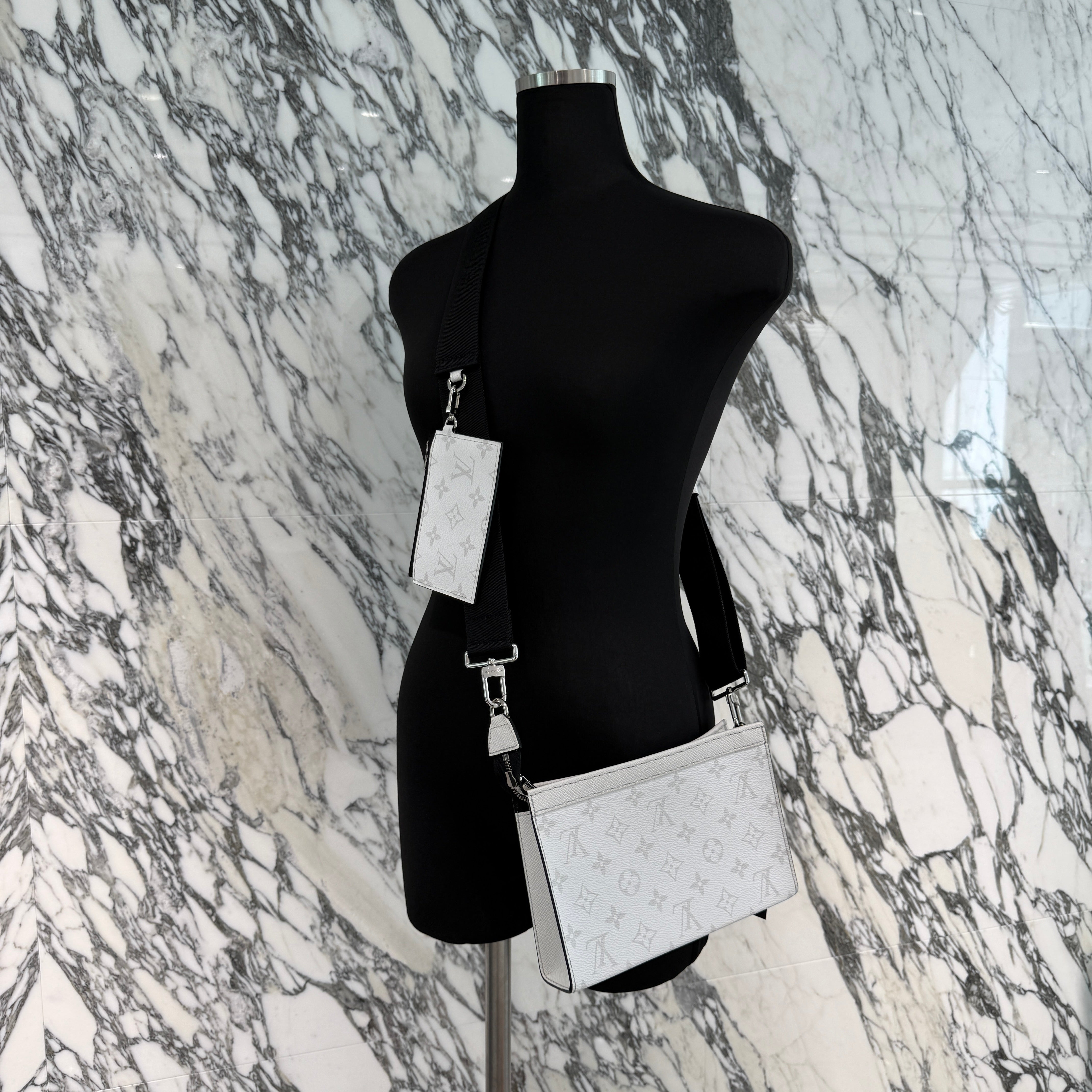 LOUIS VUITTON 2023SS Taigarama Gaston Wearable Wallet Shoulder Bag M30935 ルイヴィトン タイガラマ ガストン ウェアラブル ウォレット ショルダーバッグ