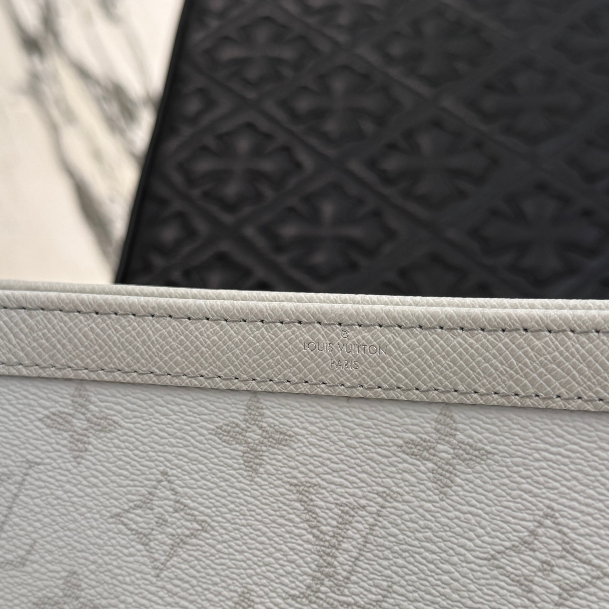 LOUIS VUITTON 2023SS Taigarama Gaston Wearable Wallet Shoulder Bag M30935 ルイヴィトン タイガラマ ガストン ウェアラブル ウォレット ショルダーバッグ