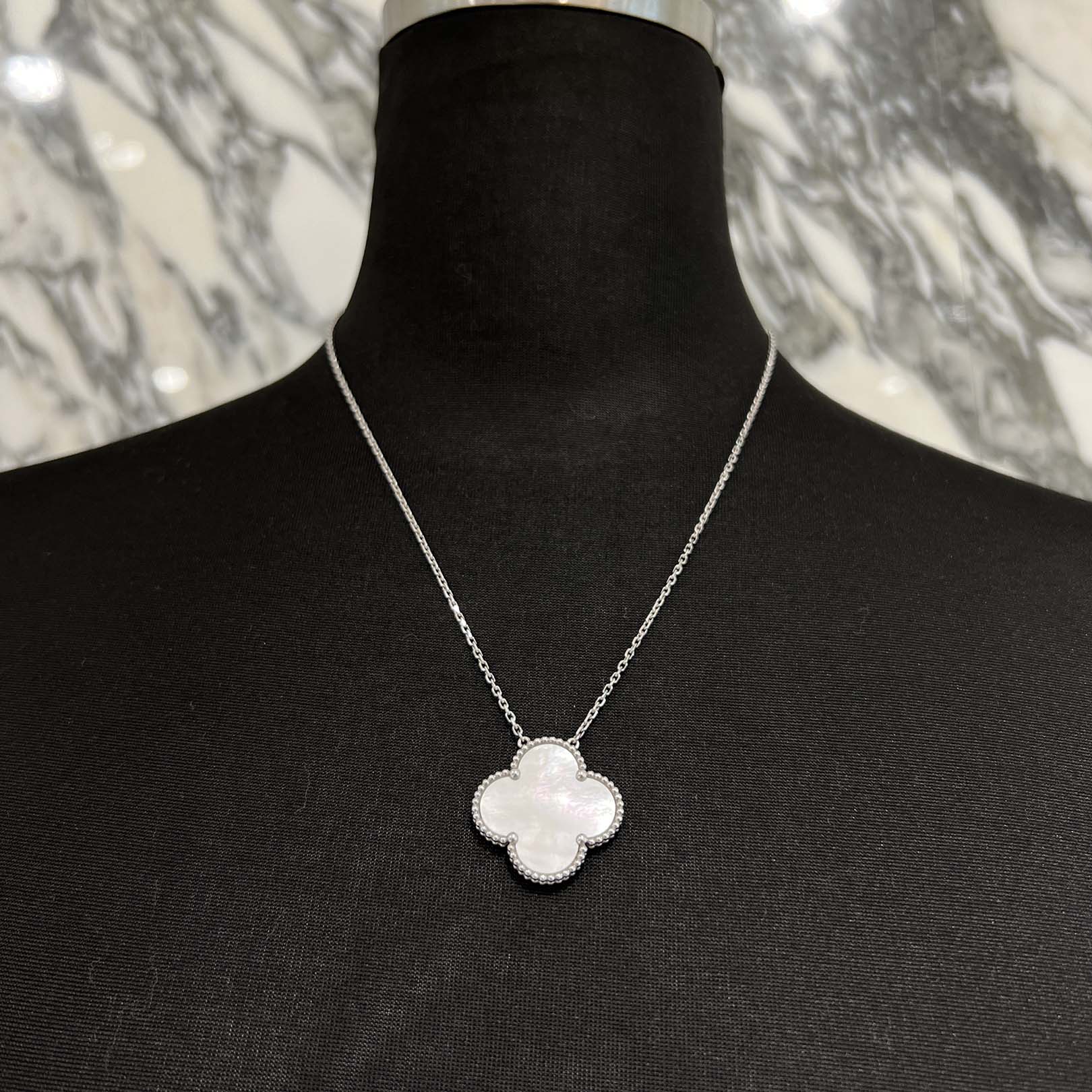 Van Cleef & Arpels Magic Alhambra Pendant Neckless ヴァンクリーフ＆アーペル マジック アルハンブラ ペンダント ネックレス