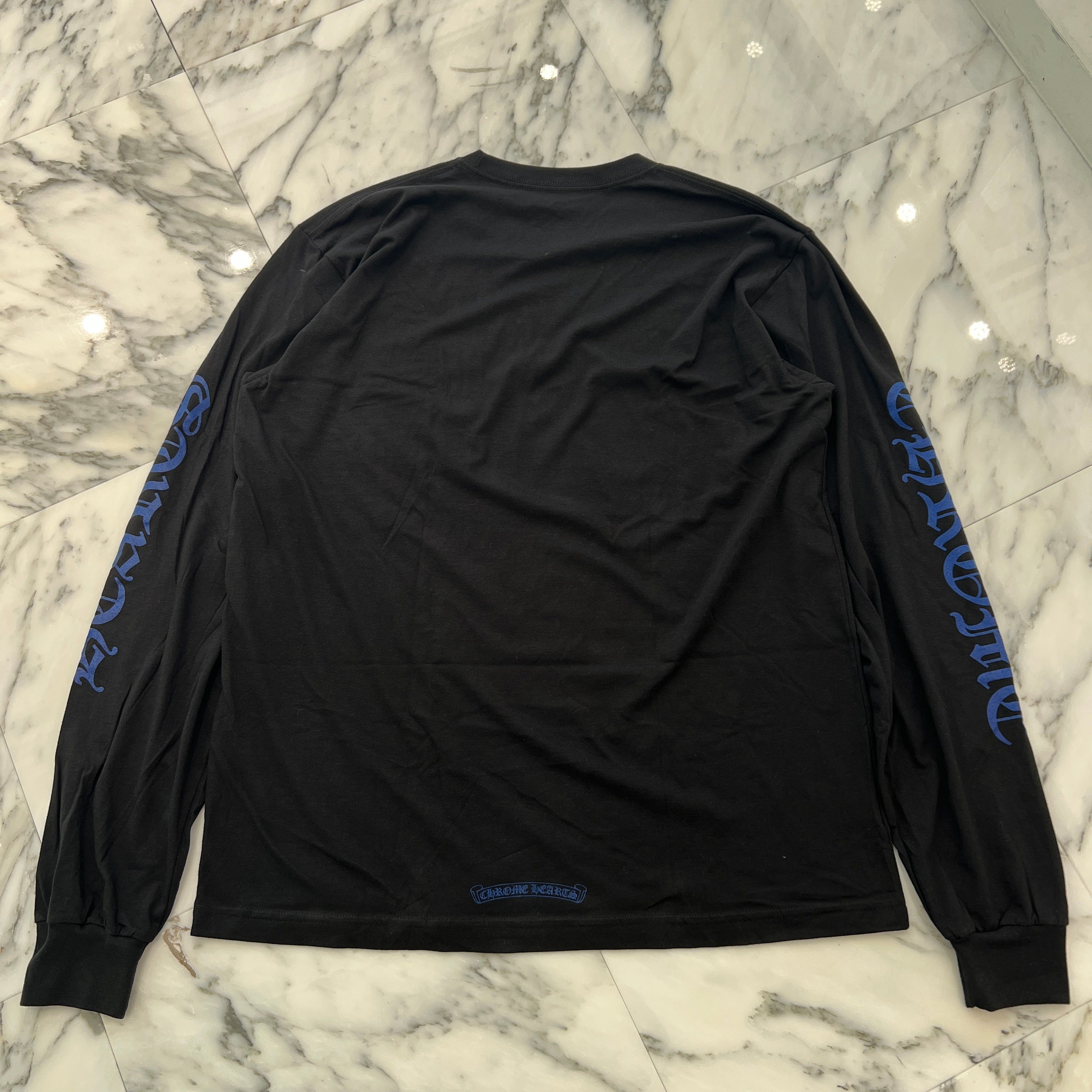 CHROME HEARTS 2025SS Old English Neck Logo Neon Blue Long Sleeve Tee Size XL クロムハーツ オールドイングリッシュ ネックロゴ ネオンブルー ロングスリーブ Tシャツ サイズXL