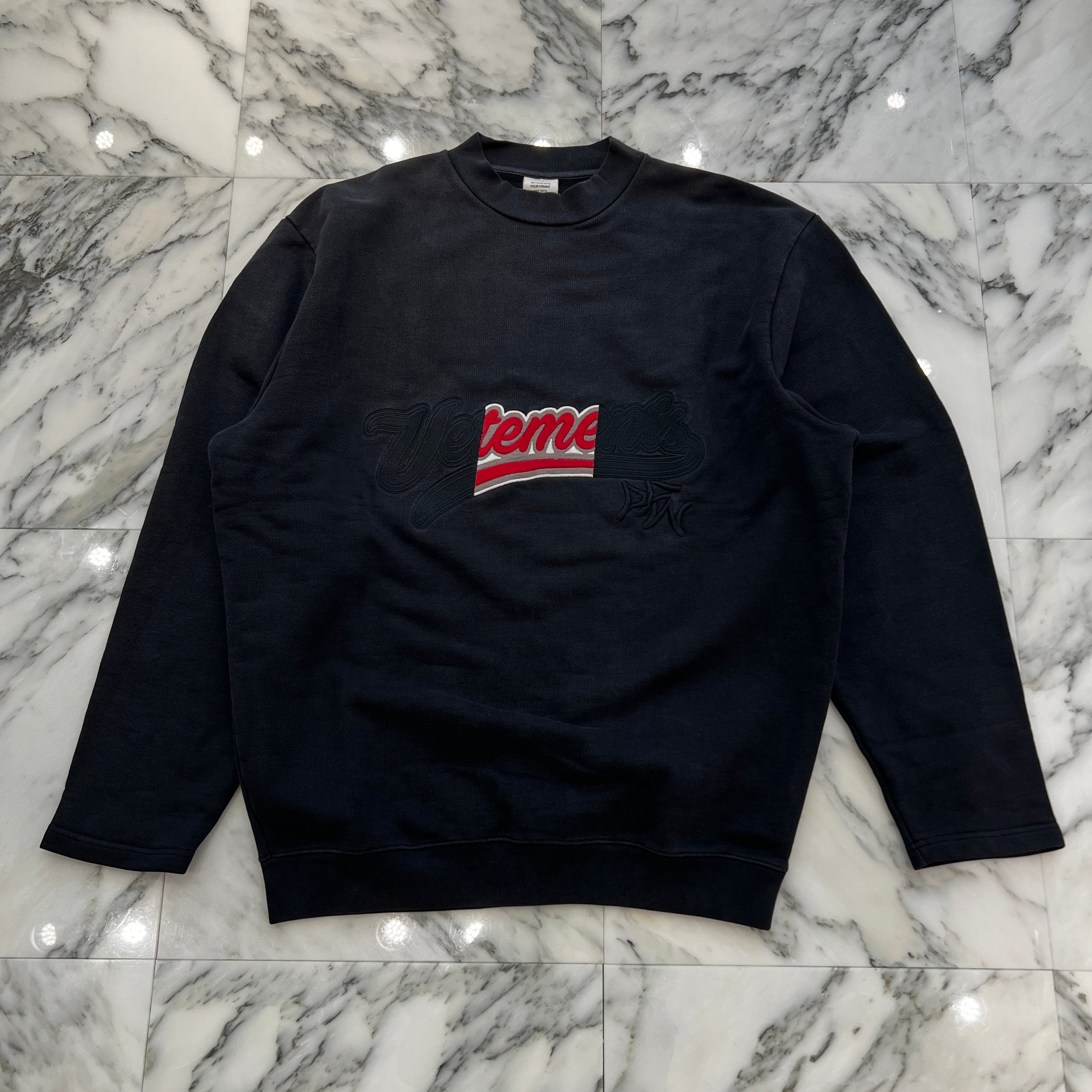 ヴェトモン/vetements ベースボールロゴオーバーサイズ スウェット 黒 VETEMENTS 2018AW Baseball Logo Embroidered Sweatshirt MAH18TR31