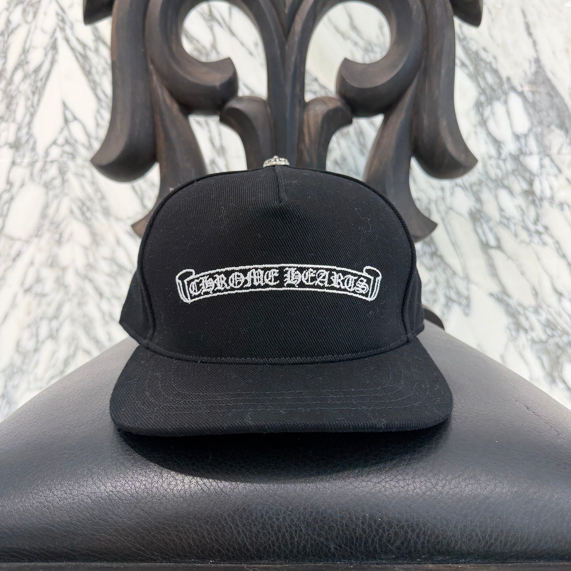 CHROME HEARTS Scroll Label Logo Embroidery Cap Size ONE SIZE (51-61) クロムハーツ スクロールラベルロゴ 刺繍 キャップ サイズONE SIZE (51-61)