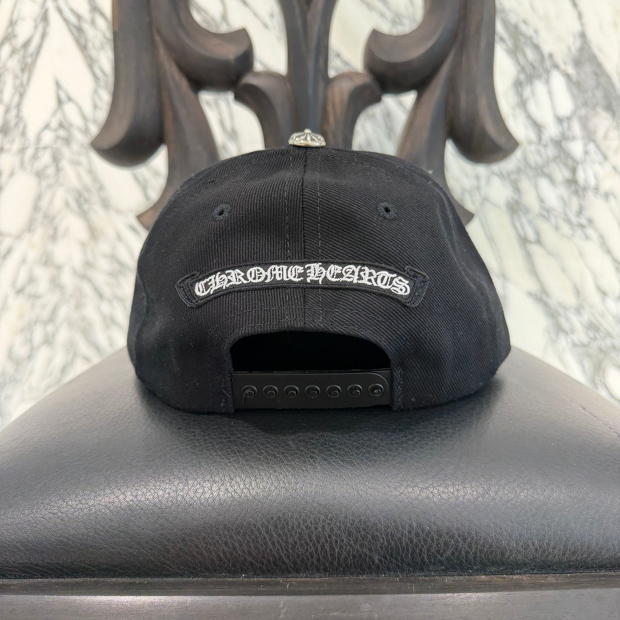 CHROME HEARTS Scroll Label Logo Embroidery Cap Size ONE SIZE (51-61) クロムハーツ スクロールラベルロゴ 刺繍 キャップ サイズONE SIZE (51-61)