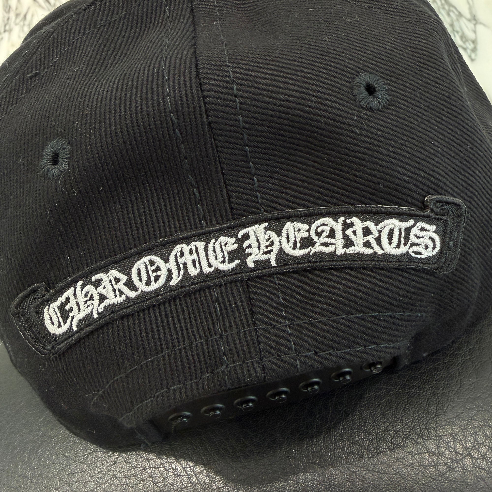 CHROME HEARTS Scroll Label Logo Embroidery Cap Size ONE SIZE (51-61) クロムハーツ スクロールラベルロゴ 刺繍 キャップ サイズONE SIZE (51-61)