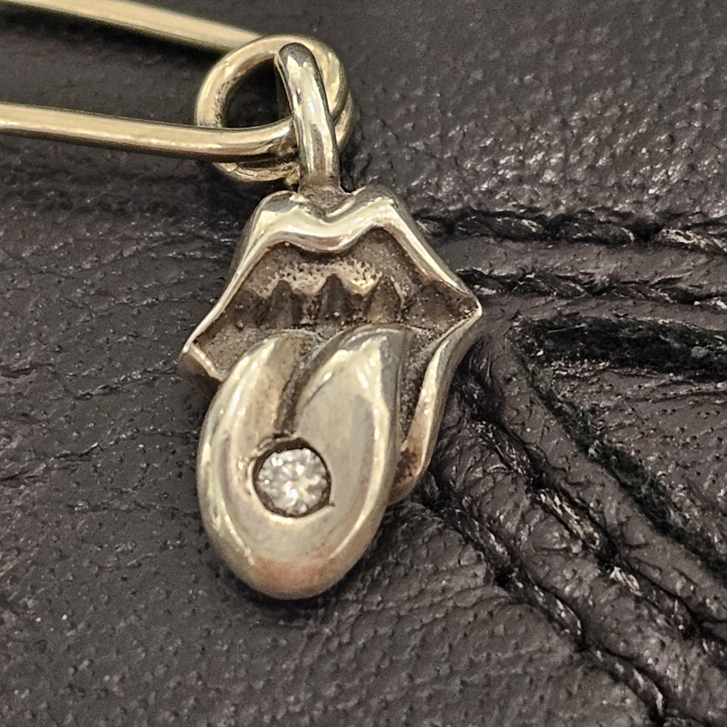 CHROME HEARTS × The Rolling Stones Safety Pin Lip & Tongue 1 Diamond Pendant Top クロムハーツ × ローリングストーンズ セーフティピン リップ&タン 1ダイヤモンド ペンダントトップ